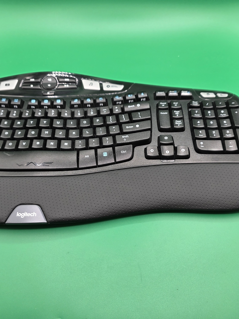 Logitech K350 Wireless Wave Keyboard & M325 Mouse Combo!